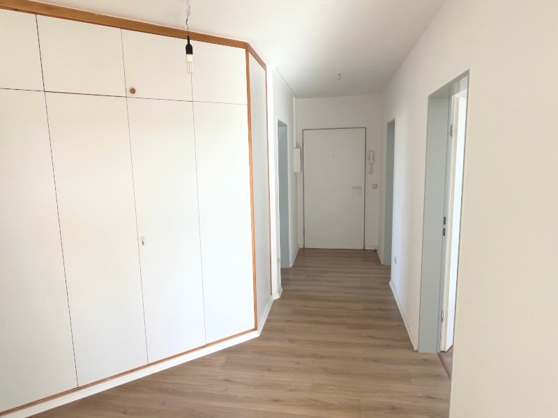Flur mit Einbauschrank