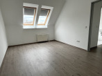 Referenz Schlafzimmer - Wohnen in ruhiger, grüner Lage – geräumige 3-Zi.-DG-Whg. mit Dachterrasse u. guter Ausstattung
