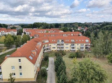 Wohnen in ruhiger, grüner Lage – Geräumige 3-Zi.-Whg. mit sonnigem Balkon!, 04552 Borna, Erdgeschosswohnung
