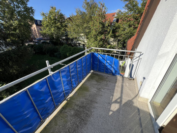 attraktives Investment + 2 sofort vermietbare Dachgeschosswohnungen in schöner Parklage + inkl. TG, 04179 Leipzig, Eigentumswohnung