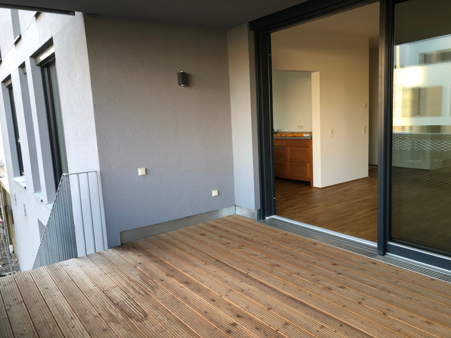 große überdachte Terrasse