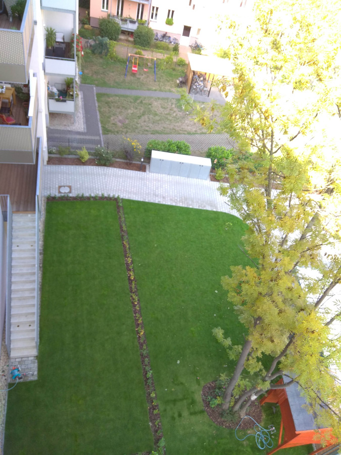ruhiger privater Gartenbereich