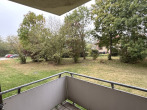 Ausblick Balkon - Geräumige 2-Zi.-Whg. mit Balkon u. guter Ausstattung in ruhiger, grüner Lage!