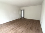 Wohnzimmer - Geräumige 2-Zi.-Whg. mit Balkon u. guter Ausstattung in ruhiger, grüner Lage!