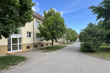 Wohnen in ruhiger, grüner Lage – Geräumige + helle 2-Zi.-Whg. mit Balkon u. guter Ausstattung!, 04552 Borna, Dachgeschoss
