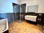 Bad 2 mit Dusche