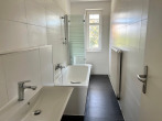 Tageslichtbad mit Wanne