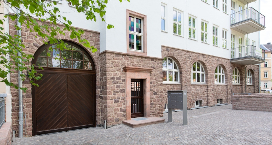 Hofeinfahrt Straßenseite
