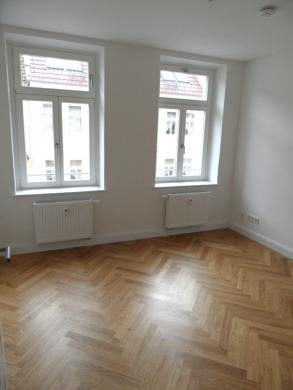 sehr schöne 5- Zimmerwohnung mit großem Balkon + 2 Bäder + Kamin + Klimaanlage + fairer Preis, 04179 Leipzig, Dachgeschoss