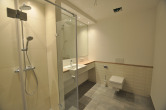 Gästebad mit bodengleicher Dusche